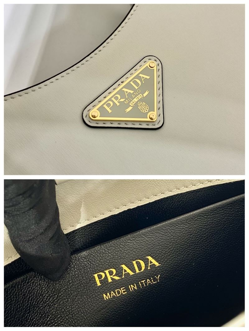 Pra*a cleo bags